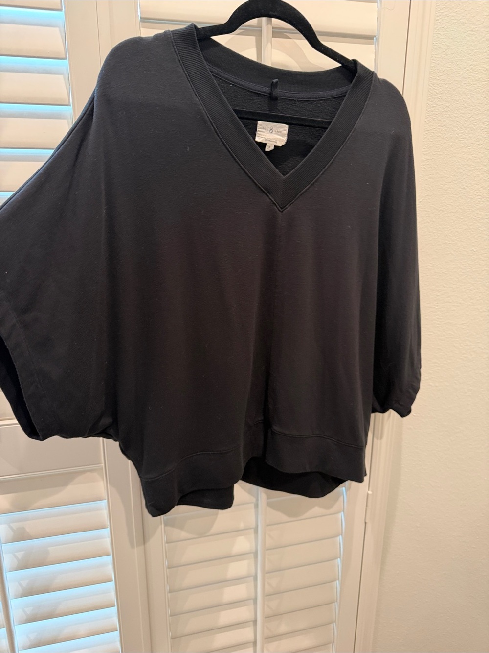 Lou & Grey Black Oversized V-Neck Sweatshirt